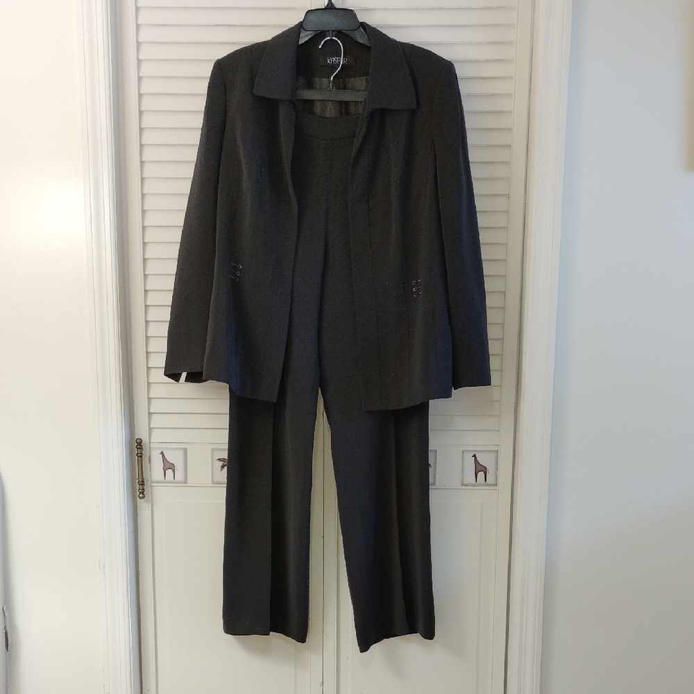 Kasper Green Women's Suit Set